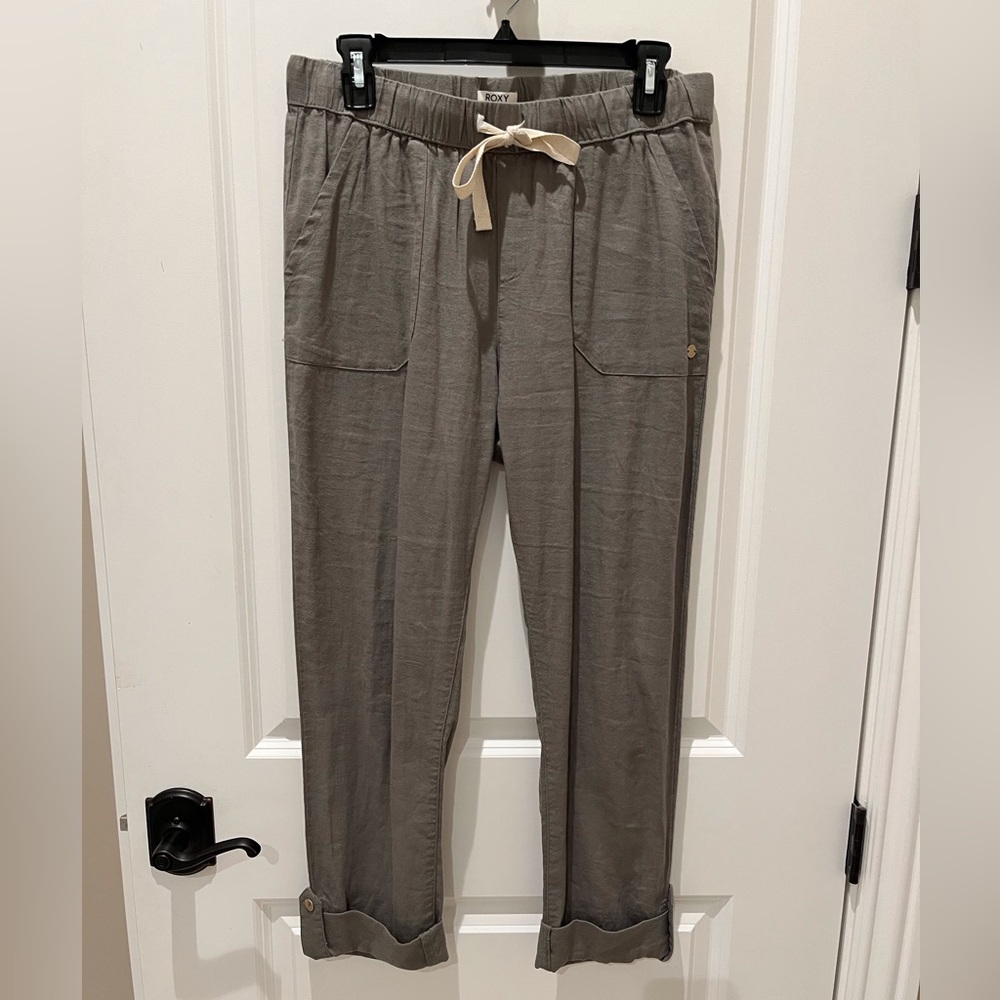 Roxy Khaki Capri Pants